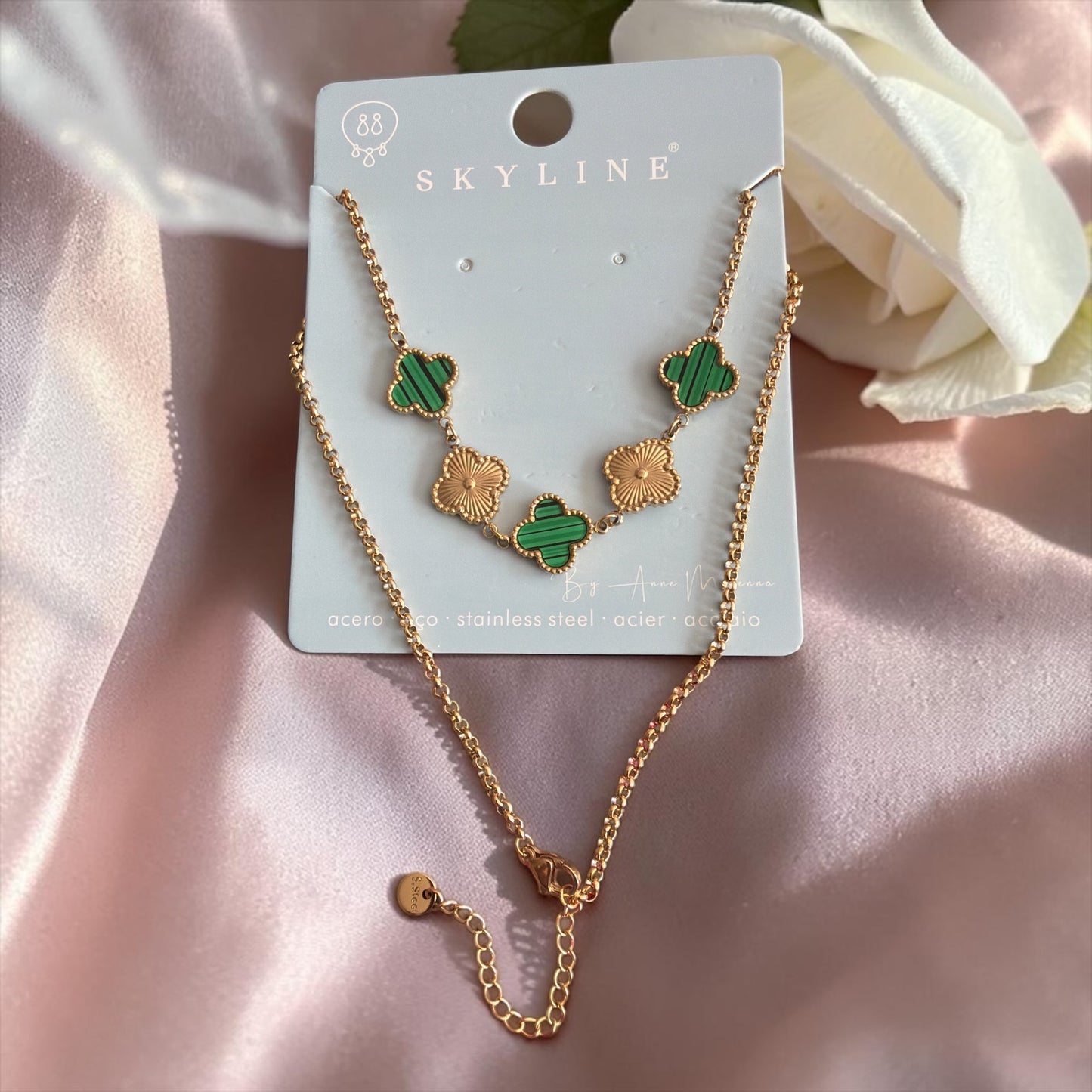 Collier fleurs L’élégance au féminin