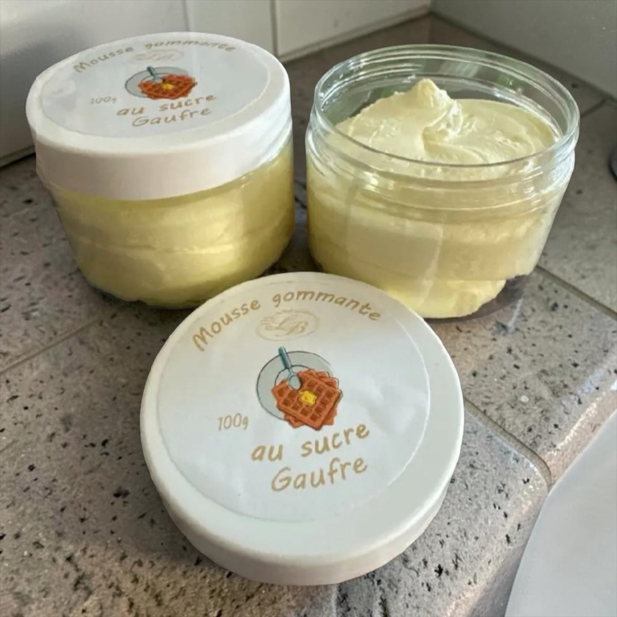 Mousse gommante gaufre au sucre