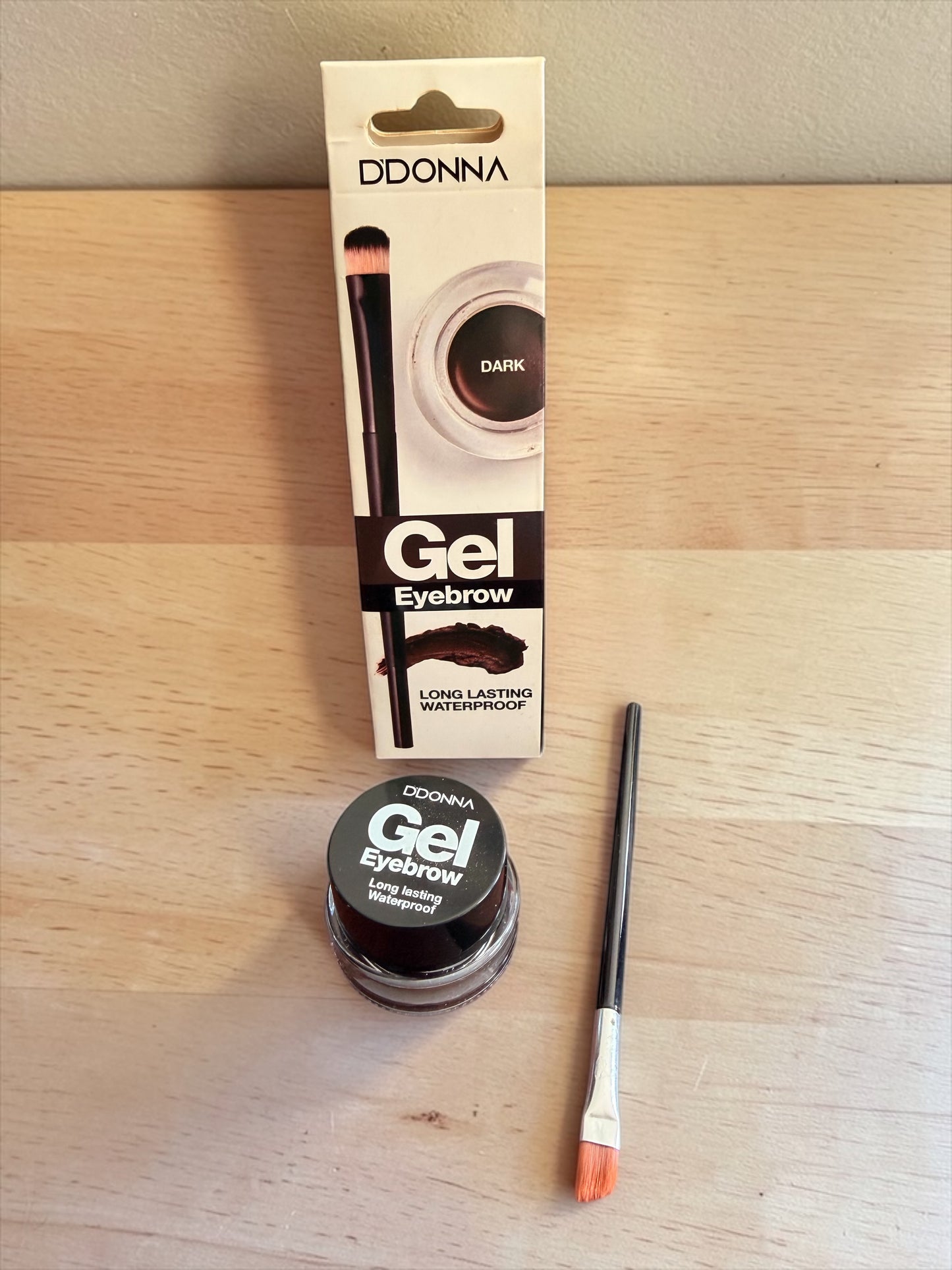 Crème gel teinté longue tenue pour sourcil