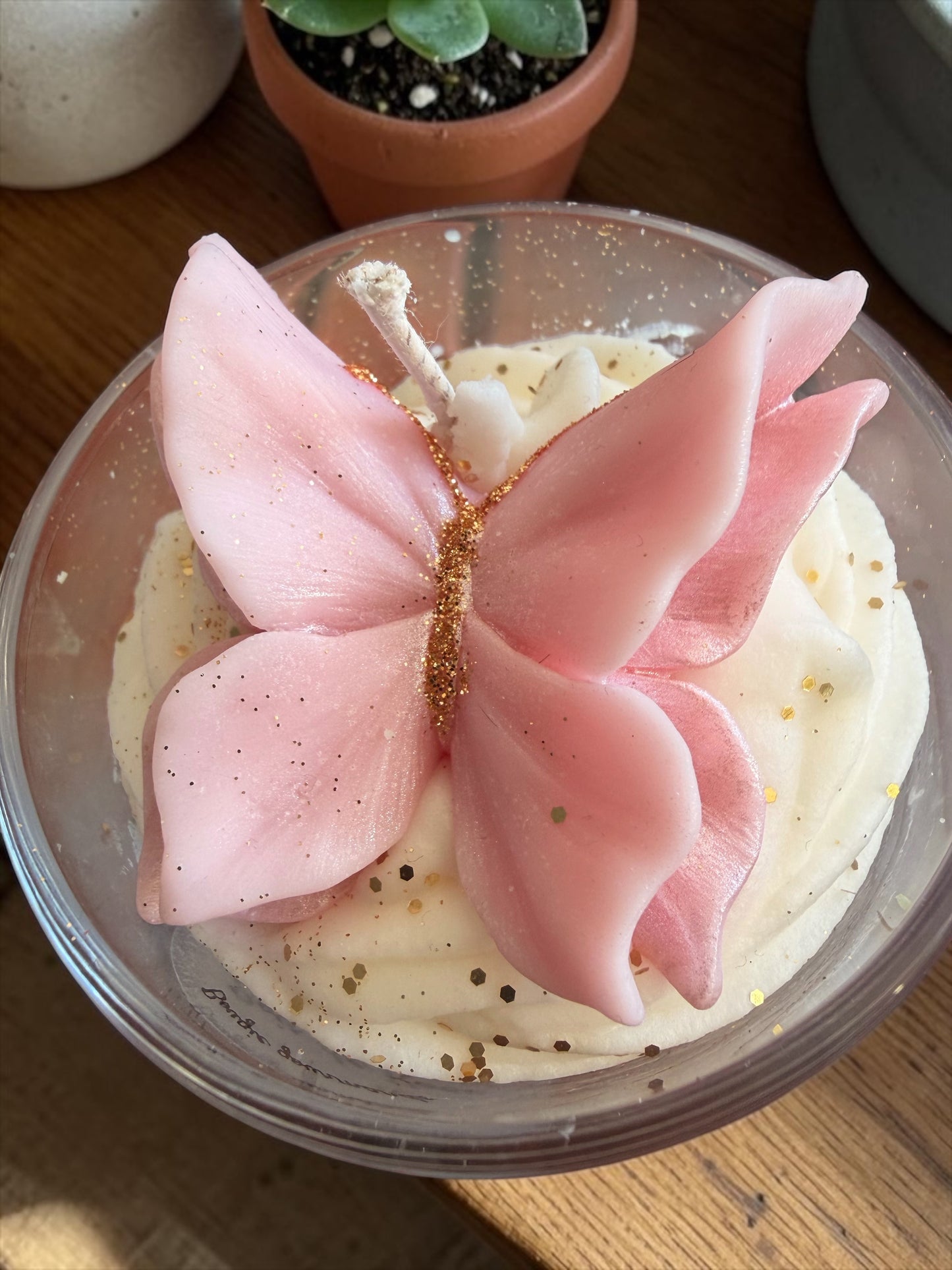 Bougie papillon Bois de rose