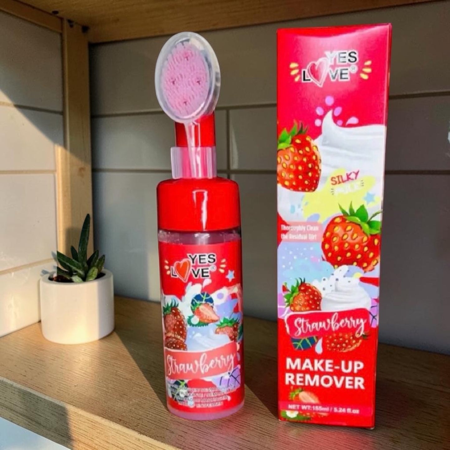 Démaquillant, nettoyant hydratant chantilly fraise