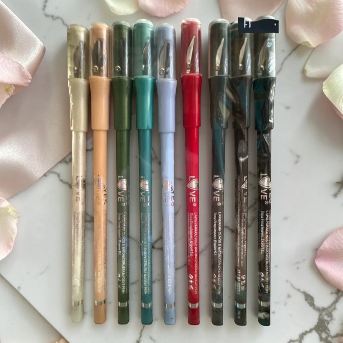 crayon khol avec taille-crayon
