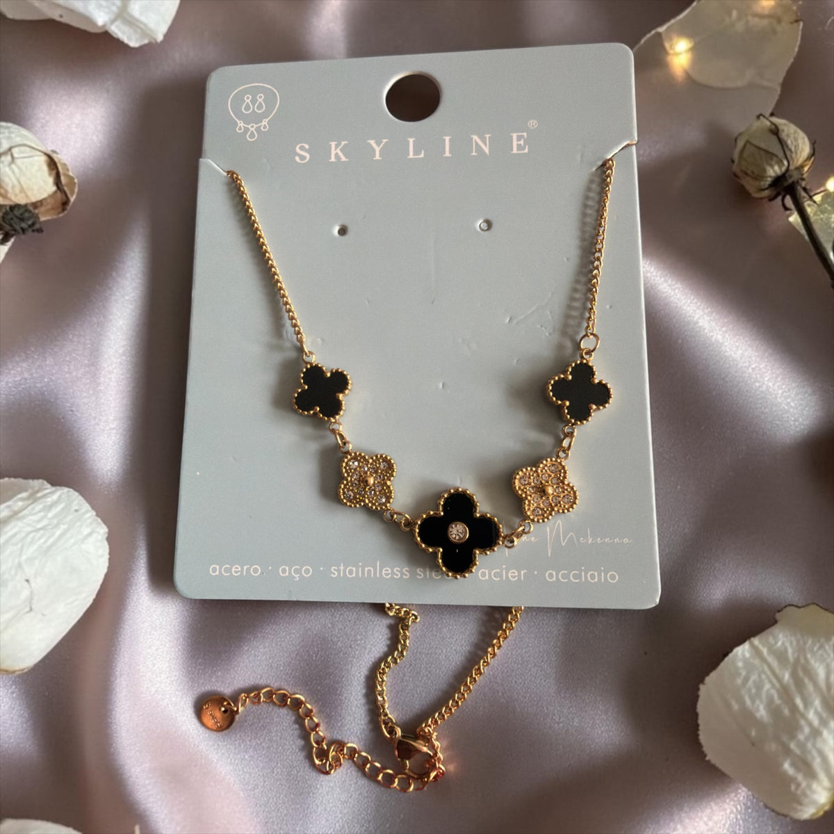 Collier fleurs L’élégance au féminin
