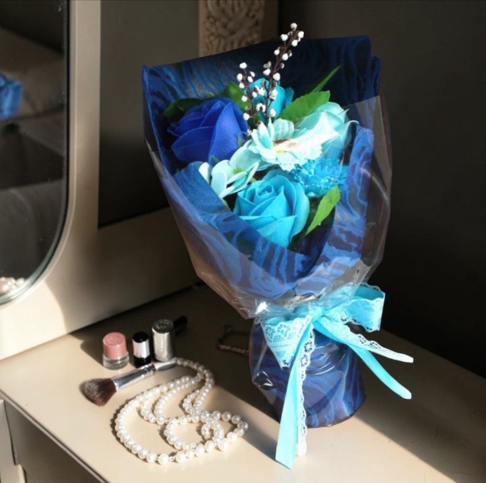Bouquet de fleurs  en pétales de savon au choix