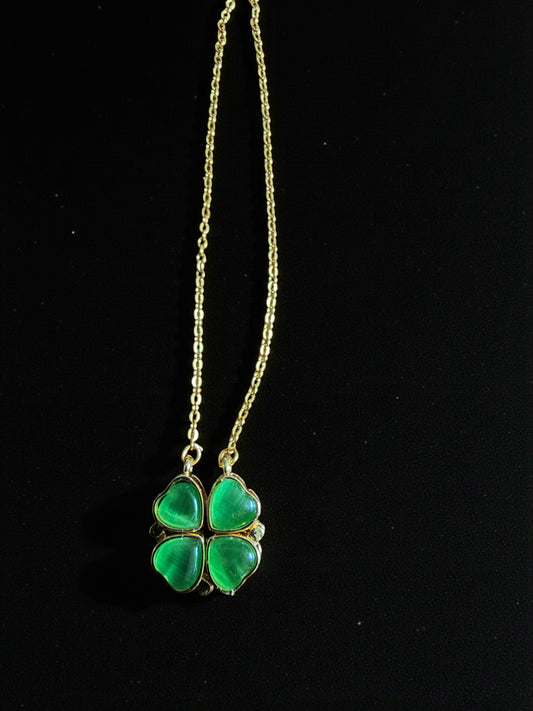 Collier trèfle 🍀 magnétique