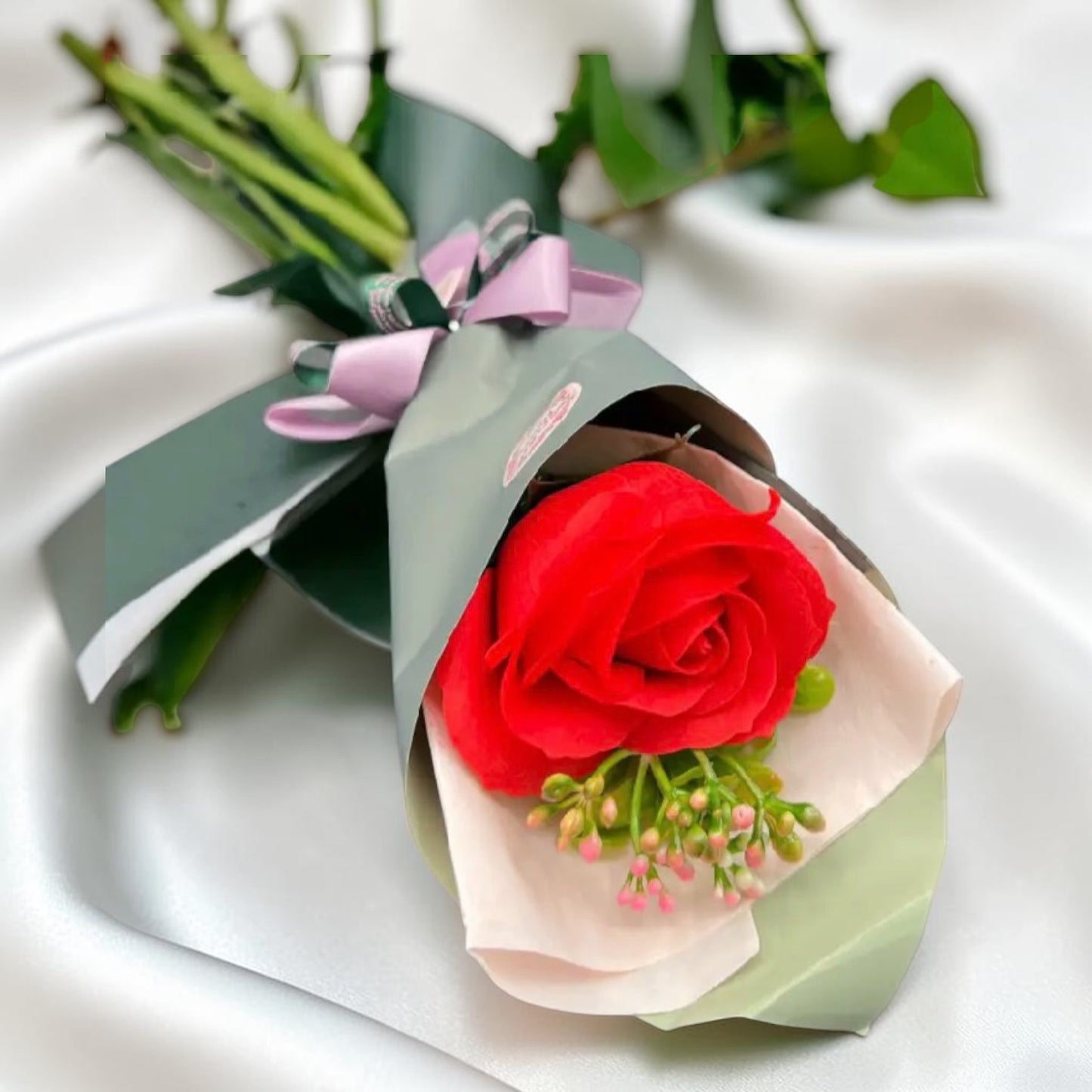 Petit bouquet en pétales de savon