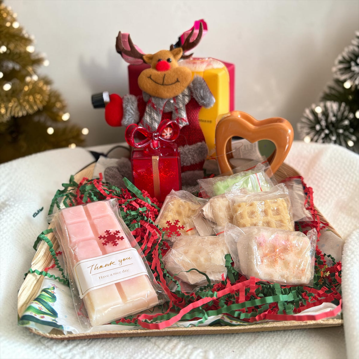 Coffret  brûleur cœur et ses brûleur et fondants de Noël avec décorations à accrocher  dans le sapin