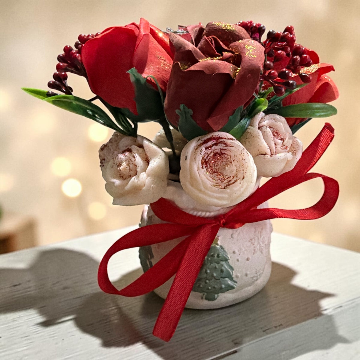 Composition Écrin de Noël aux Roses enchantées