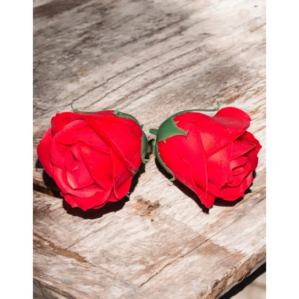 Rose en pétales de savon - Rouge - Fleur en petales de savon