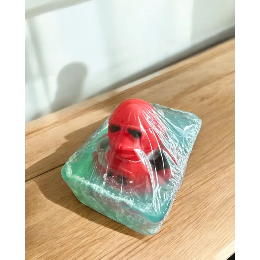 Savon jouet canard 🦆 parfum Bonbon 🍭 au choix - A partir de 3 ans / Robot rouge - Savon jouet